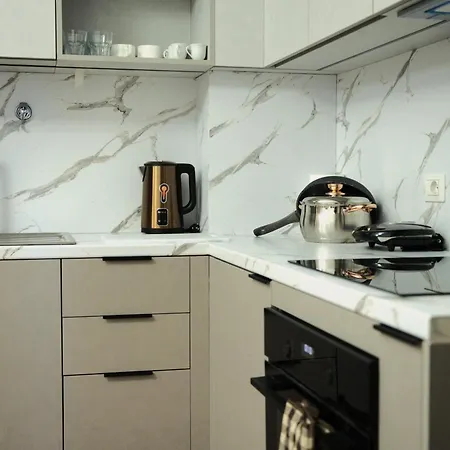 Duo Lux * Golem (Tirana)